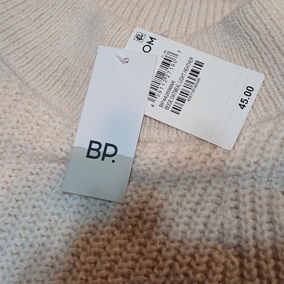 Sweaters - Picture 3 of 4